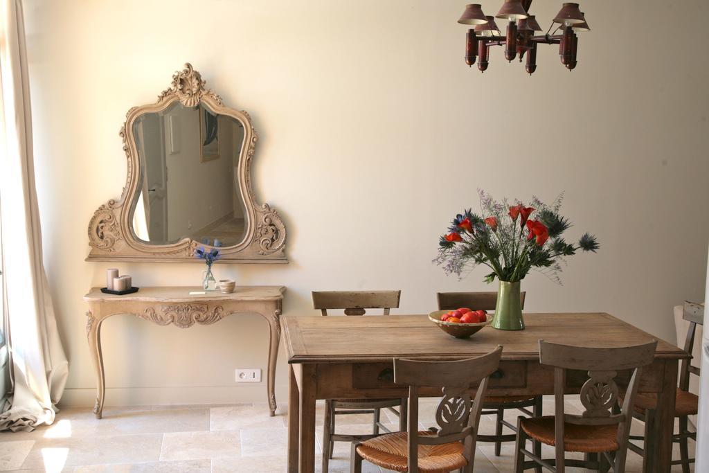 Ancienne Maison Des Gardes Lourmarin Dış mekan fotoğraf
