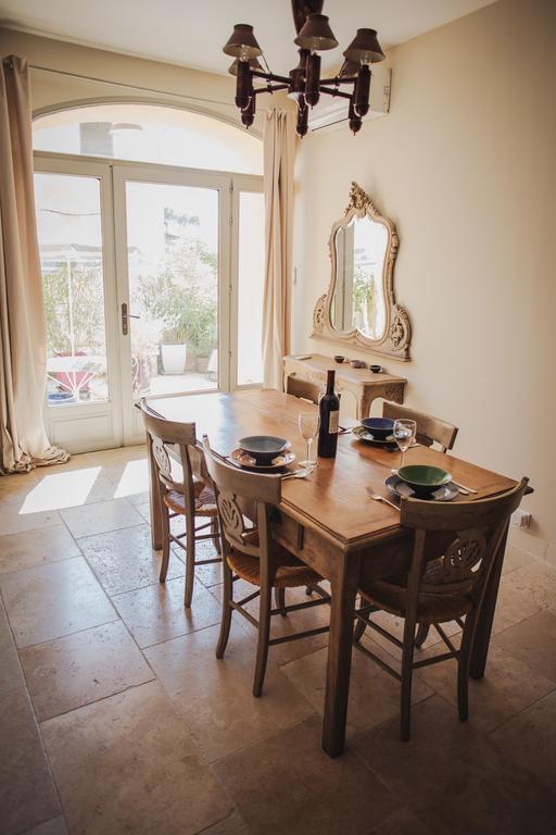Ancienne Maison Des Gardes Lourmarin Dış mekan fotoğraf