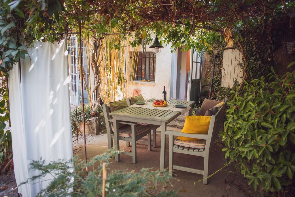 Ancienne Maison Des Gardes Lourmarin Dış mekan fotoğraf